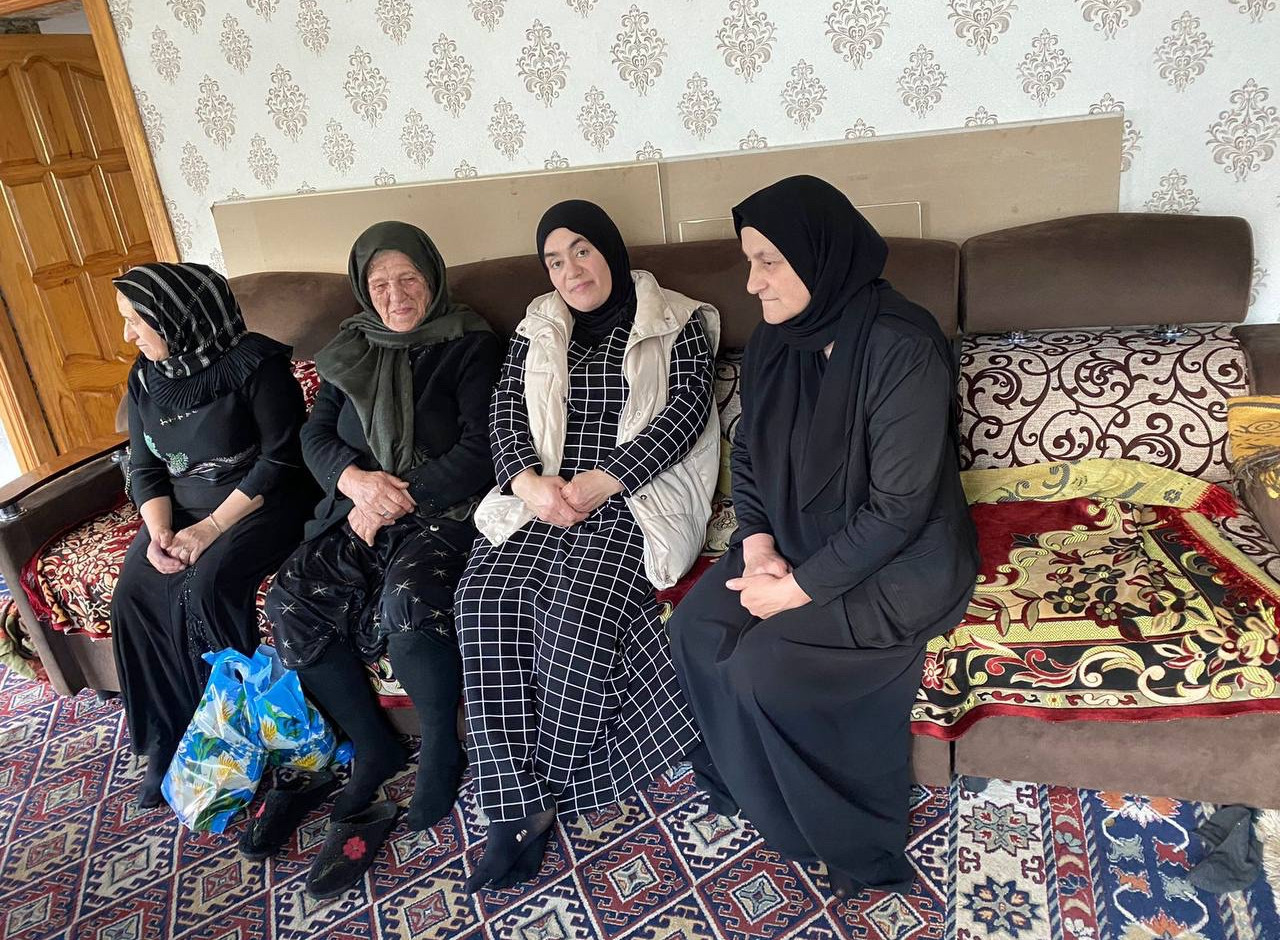 Комплексный центр социального обслуживания населения в МО « Агульский район» продолжает оказывать поддержку семьям участников СВО.